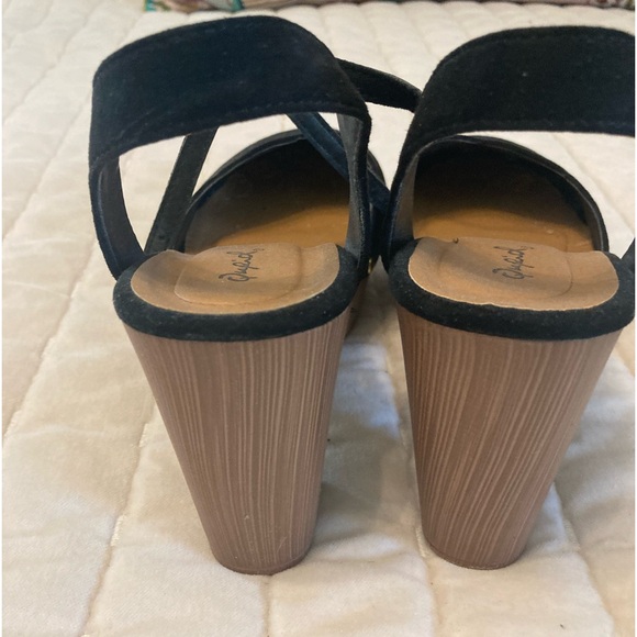 Cupid platform black heels. - Picture 7 of 9